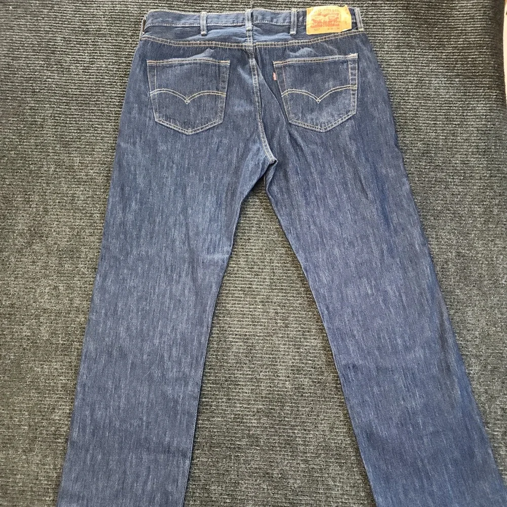 Levis measurements waist